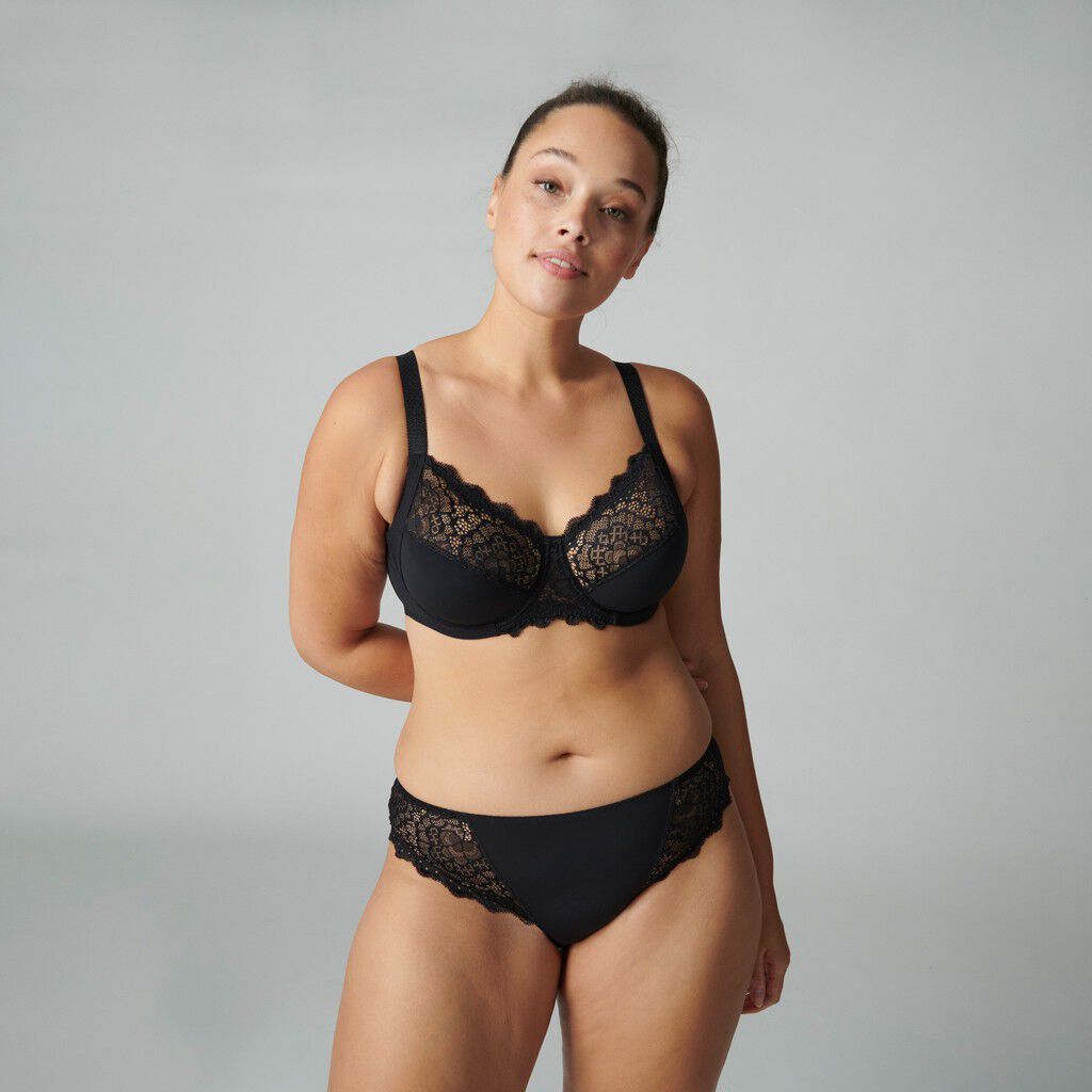 CARESSE Full cup support bra