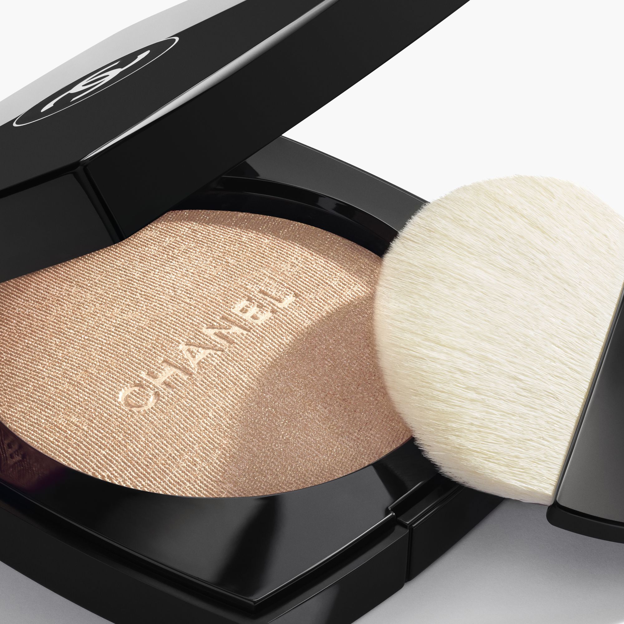 Illuminating Powder