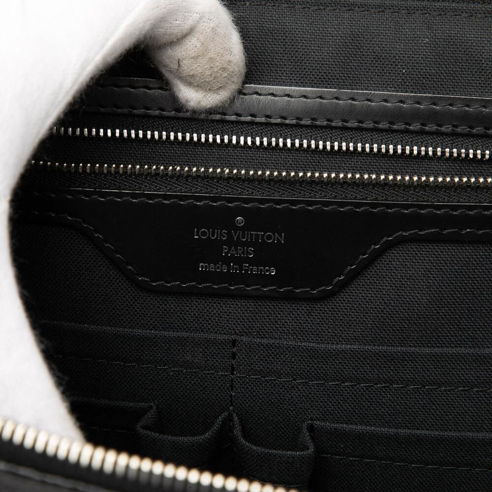 Louis Vuitton Poche Documents