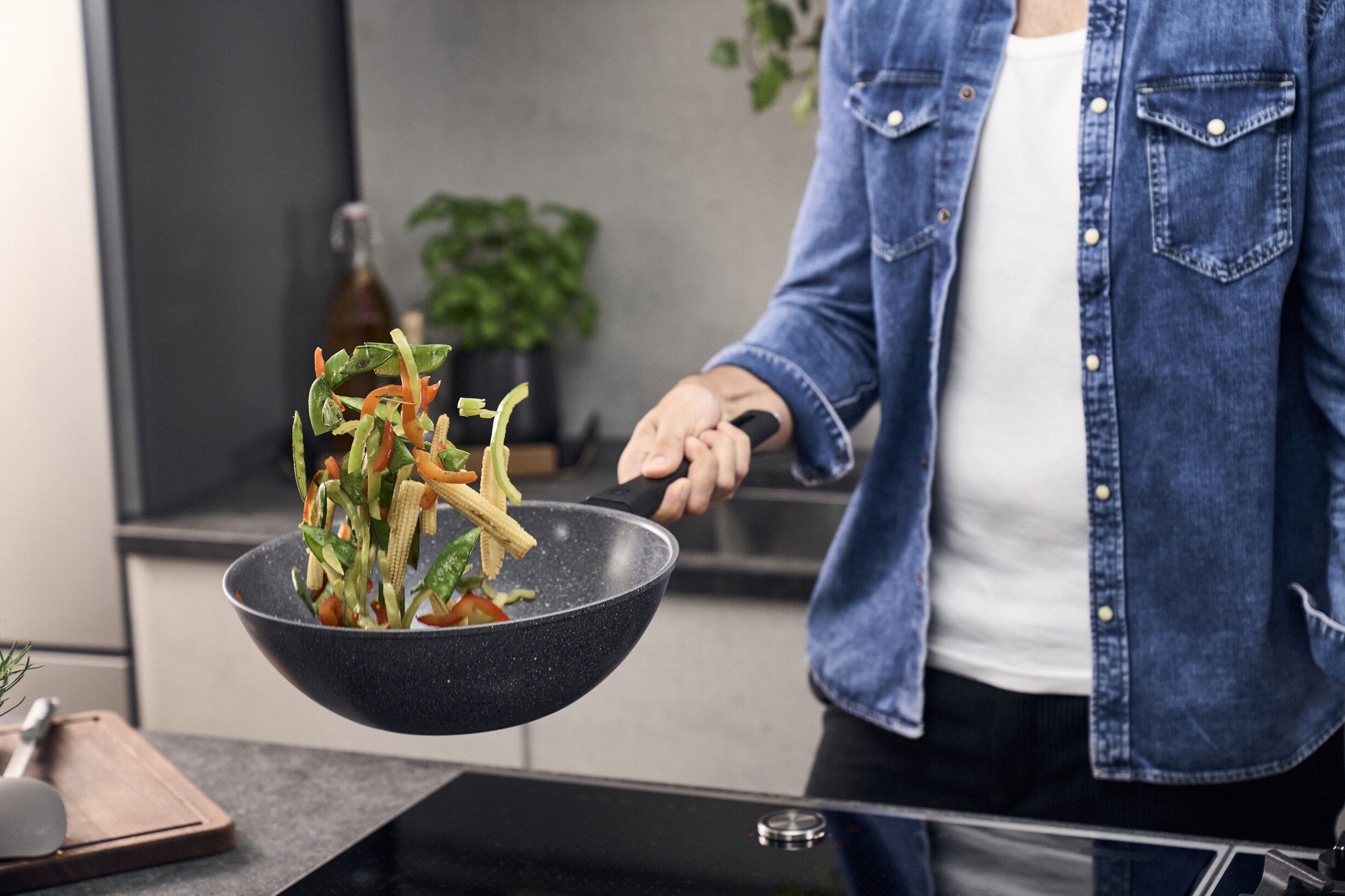 Terreno Plus Ceramic Wok, 28 cm, Aluminium, Titanium forst&aelig;r