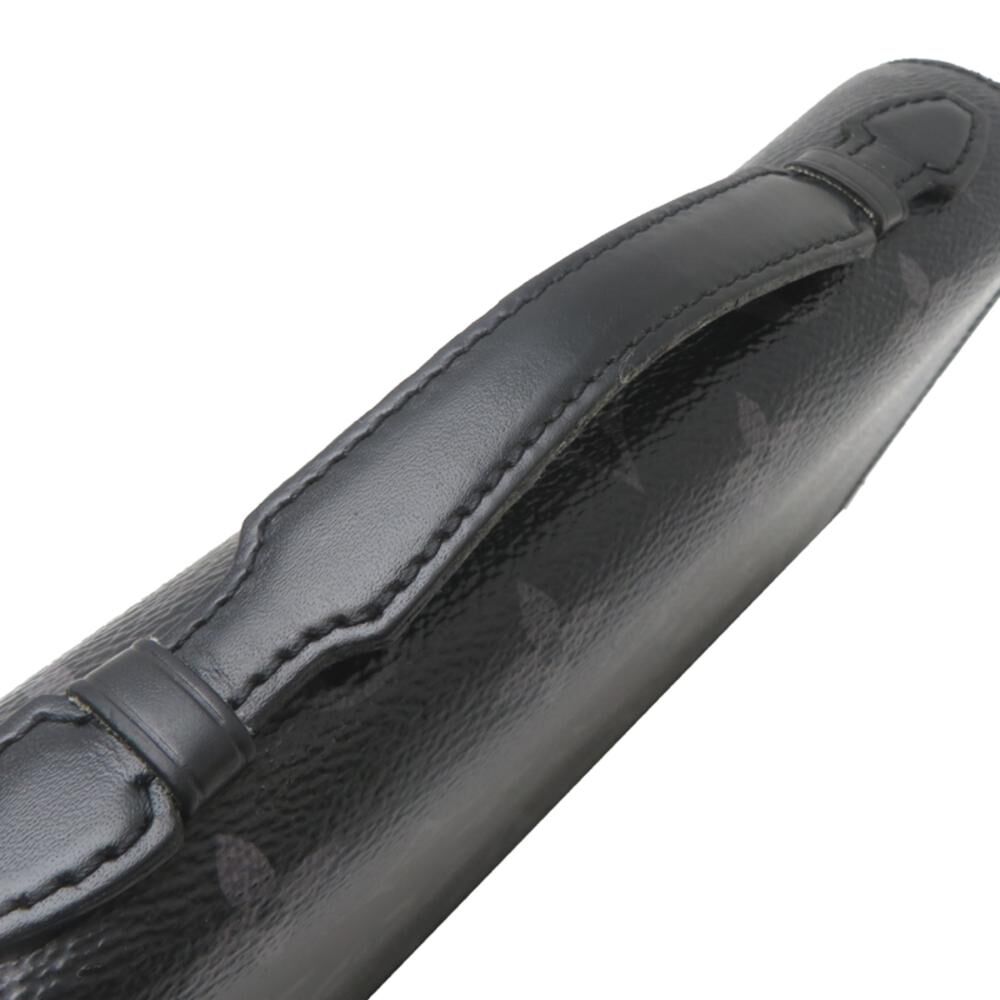 Louis Vuitton Clutch