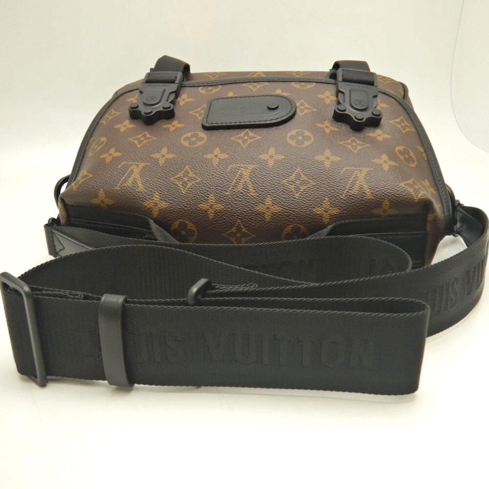 Louis Vuitton Messenger