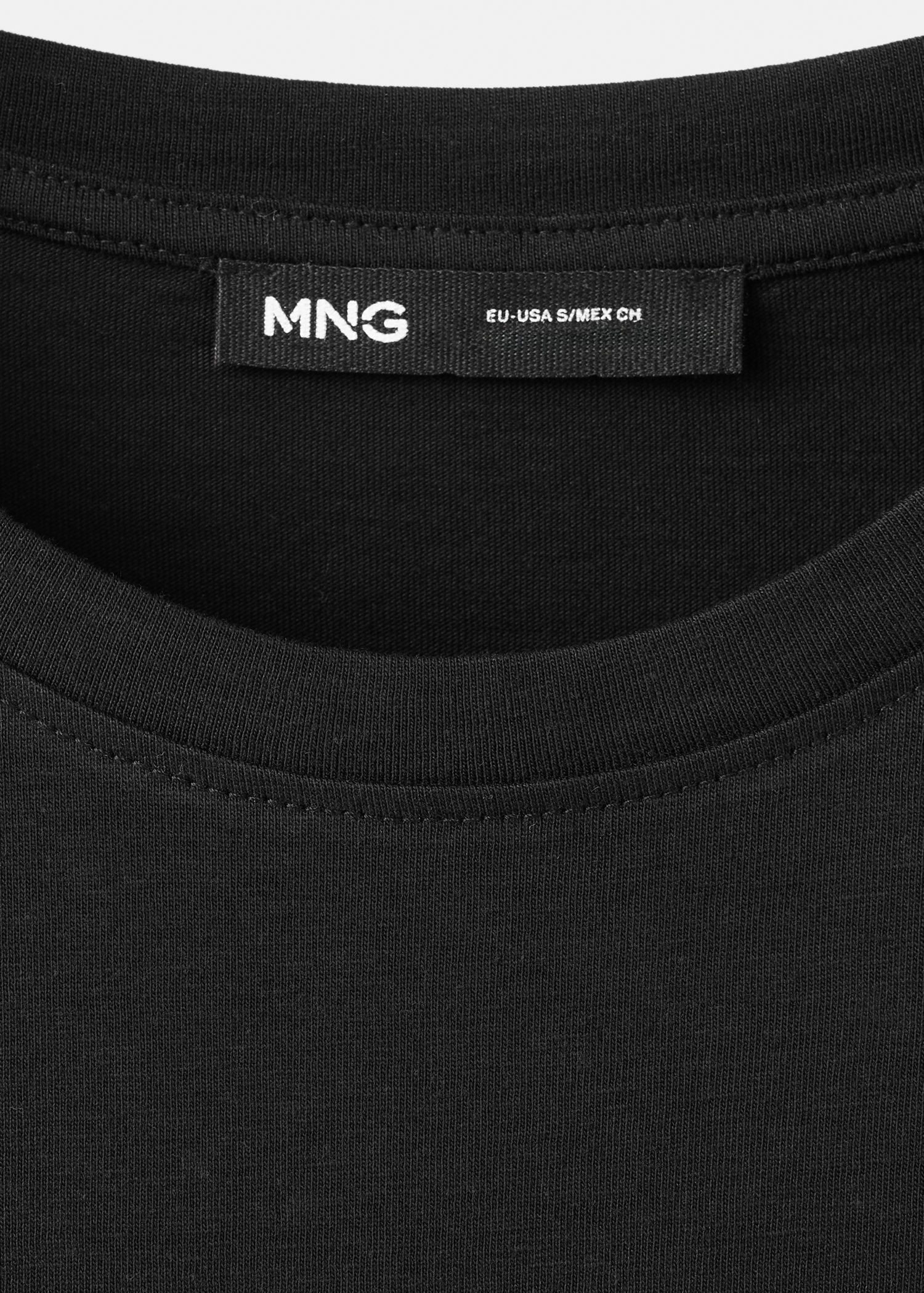Rounded neck cotton t-shirt