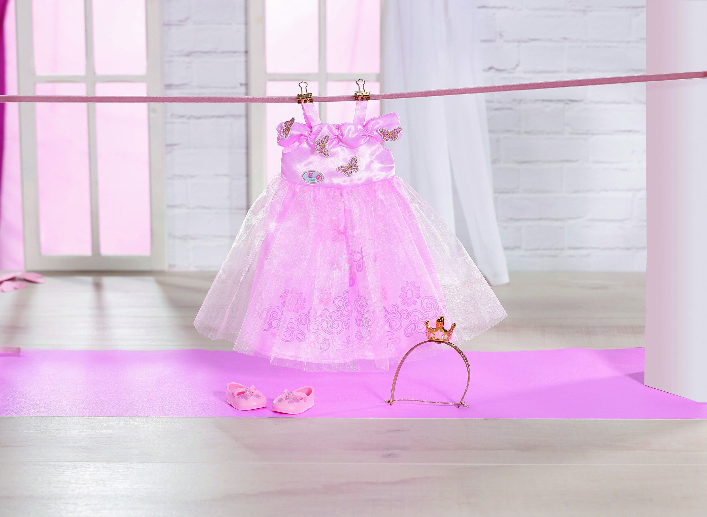 Baby Born Deluxe 43 cm princesse t&oslash;j