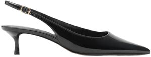 Kitten-heel patent leather shoes
