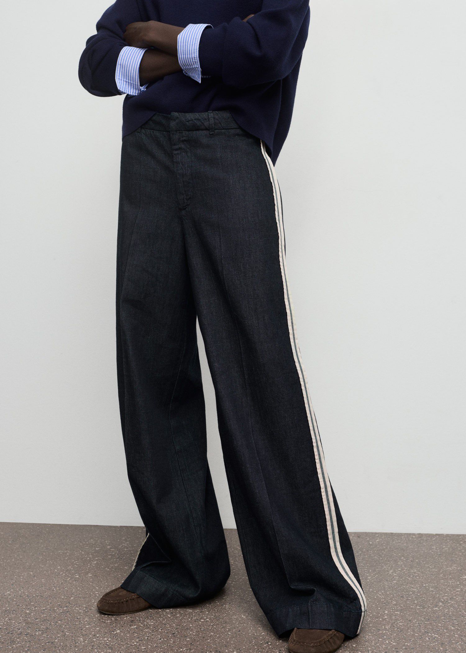 Wide-leg striped jeans