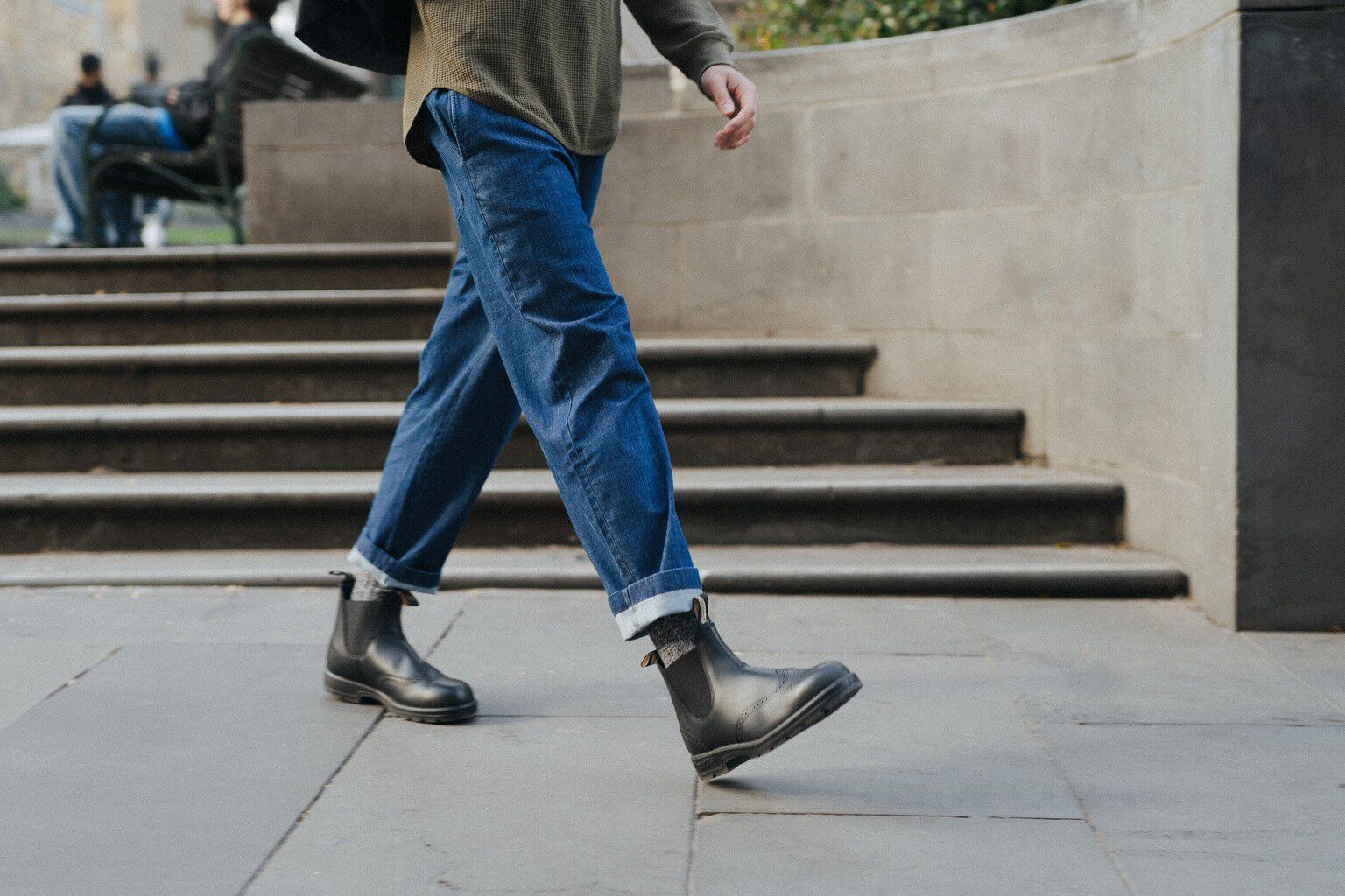 BL 2443 ELASTIC SIDED BROGUE BOOT