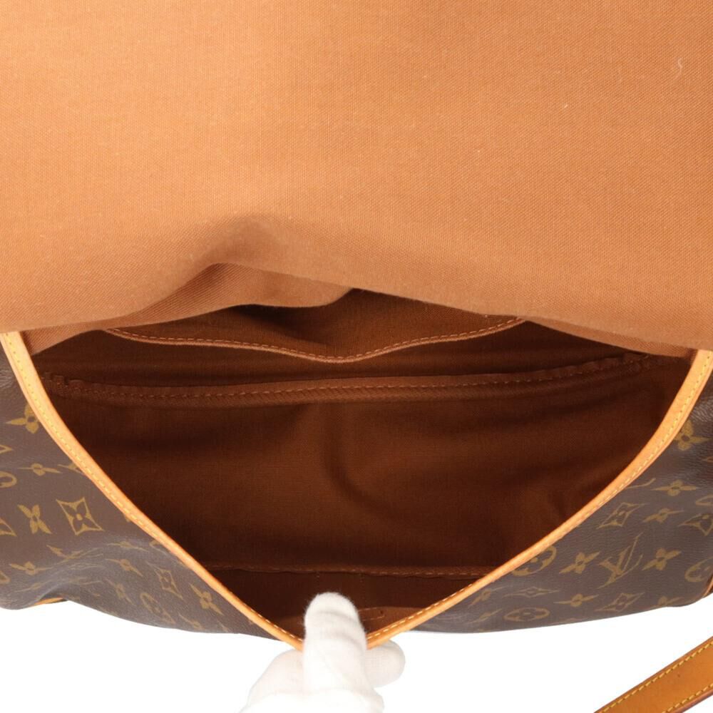Louis Vuitton Saumur