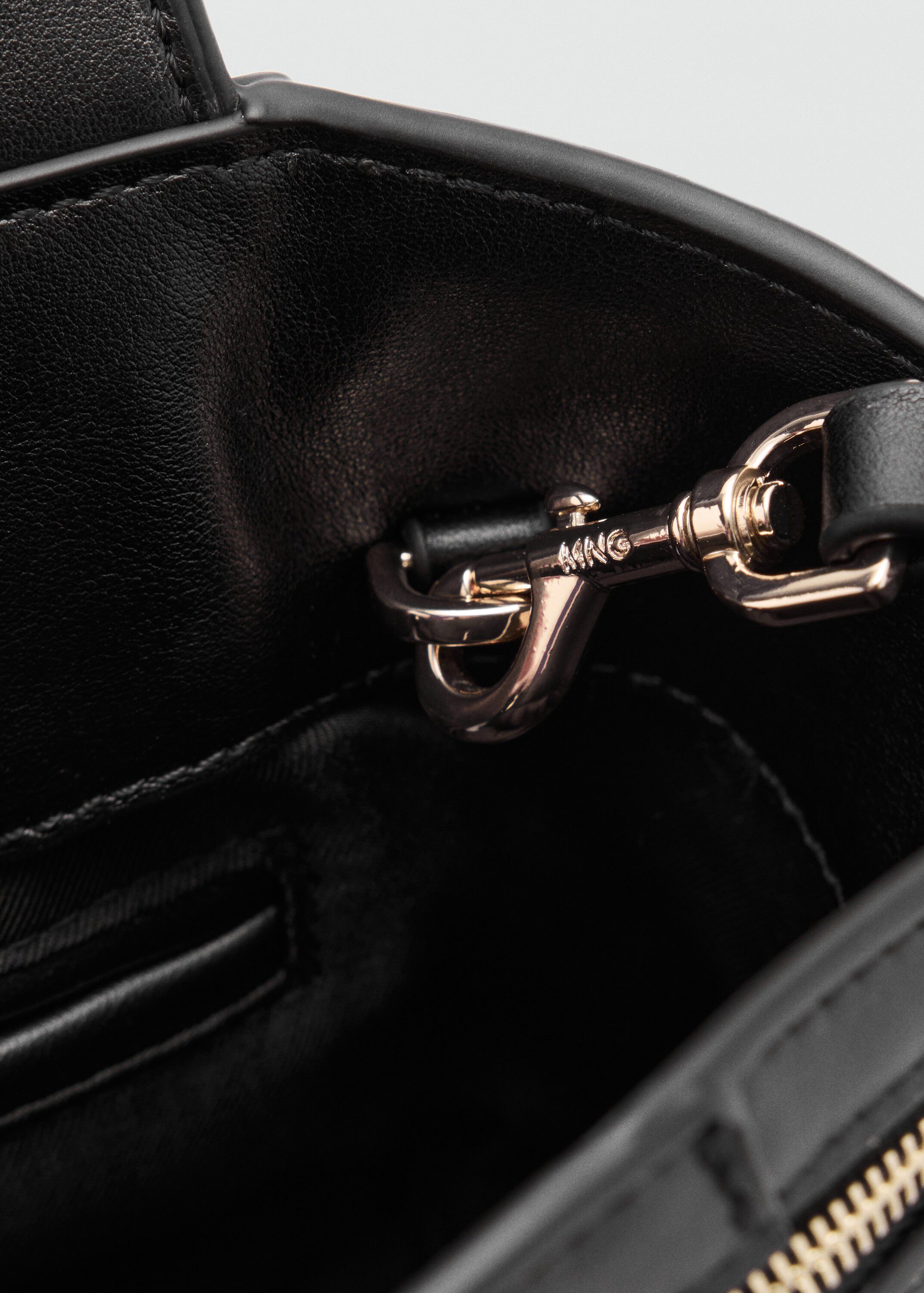 Handbag with zips