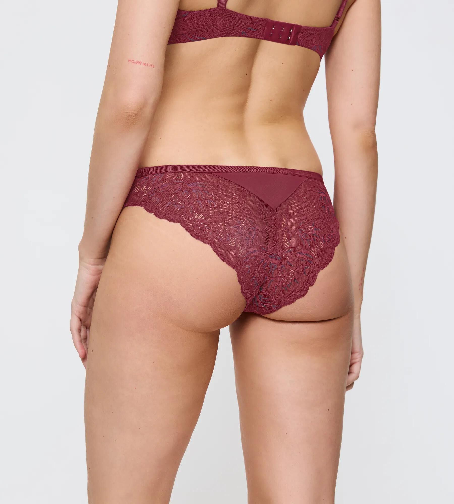 Amourette Charm T Brazilian01