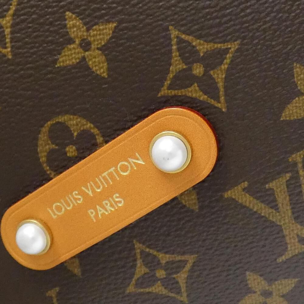 Louis Vuitton Shoulder Bags