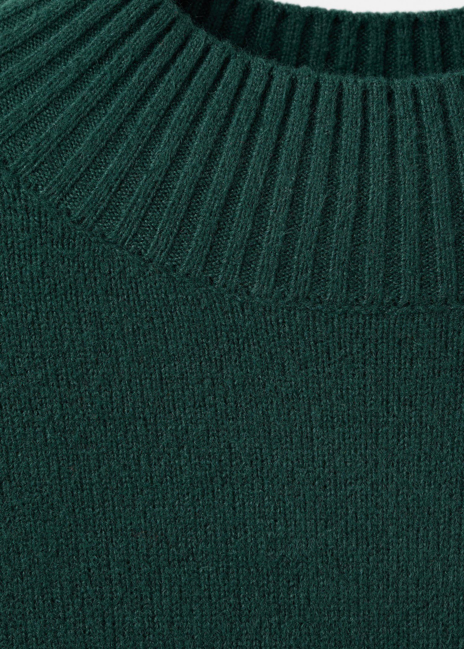 Ribbed turtleneck sweater