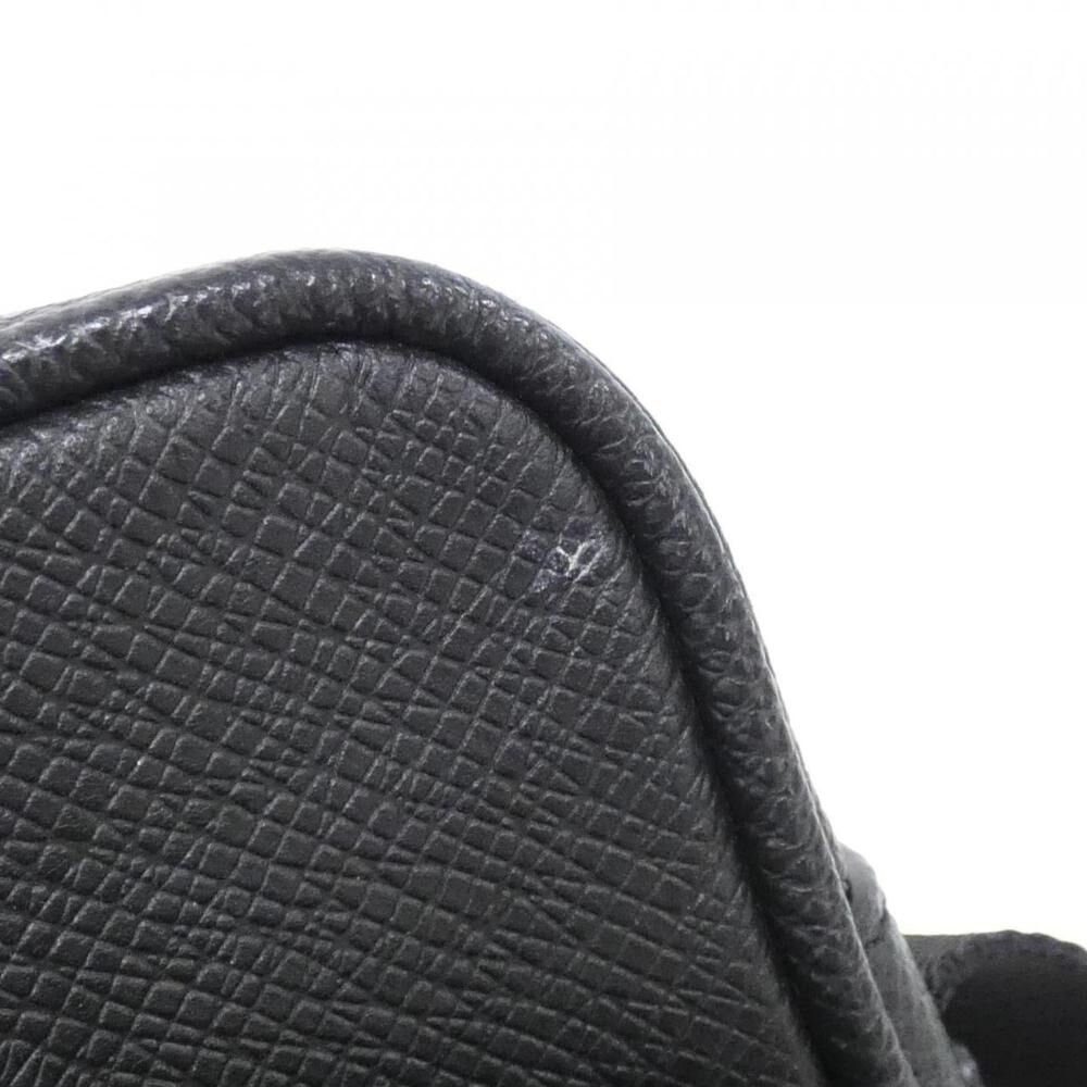 Louis Vuitton Messenger