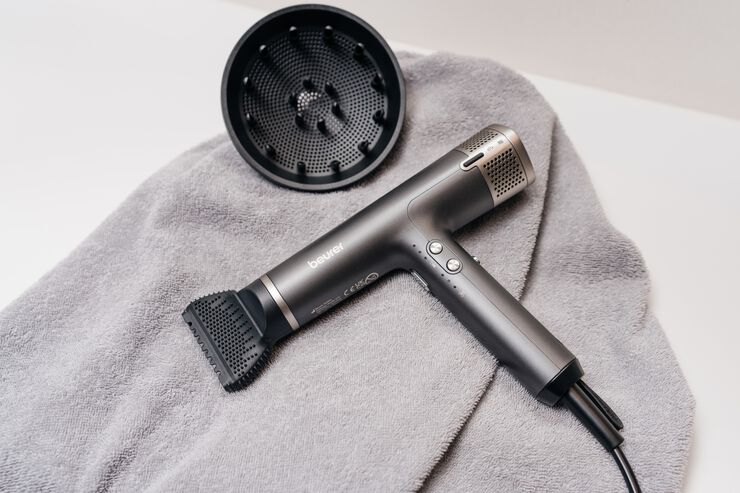 Hårtørrer HC 100 med digital motor PR-HC02R