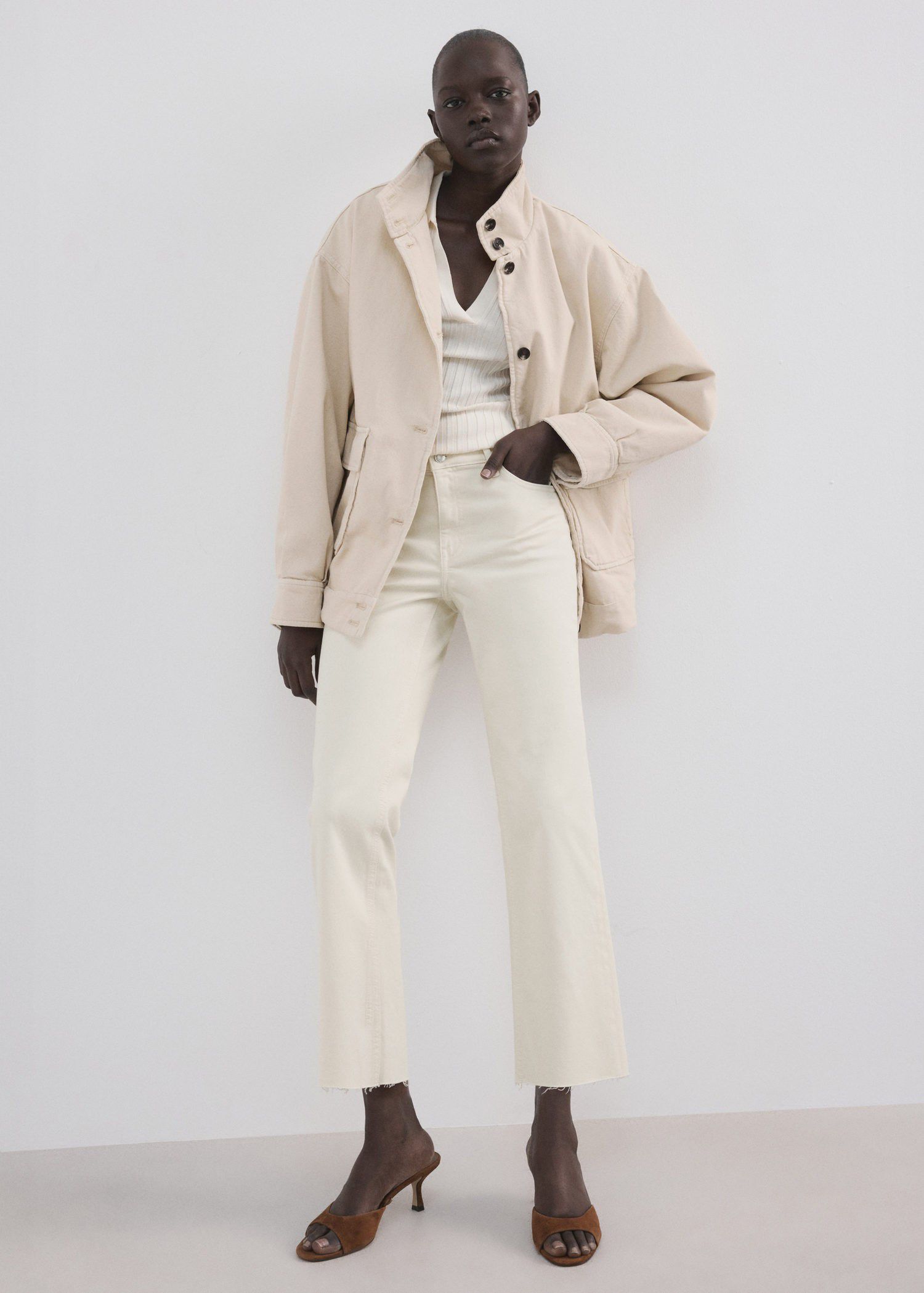 Mid-rise flared jeans