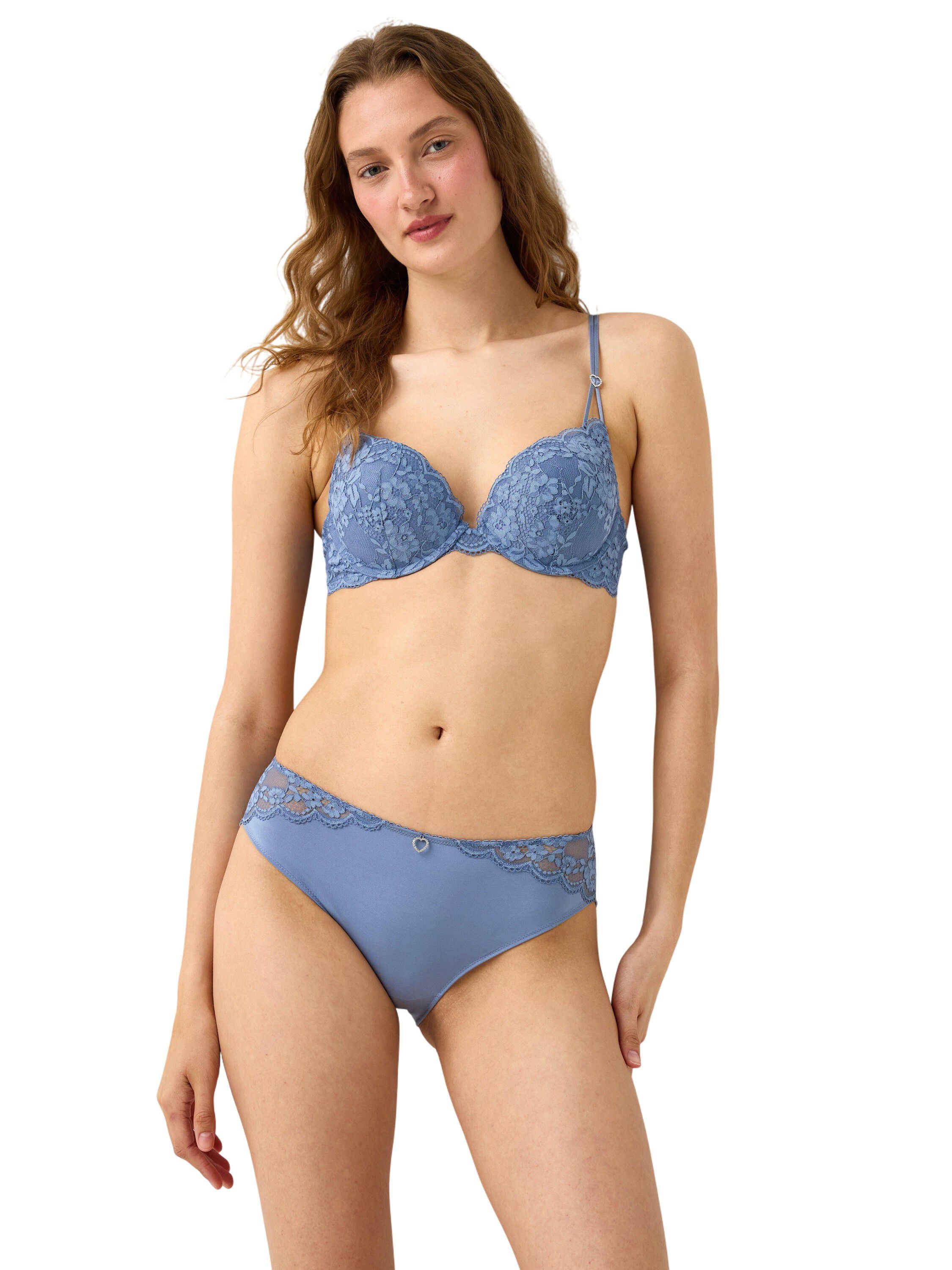 Push-up bra in lace with lurex. It