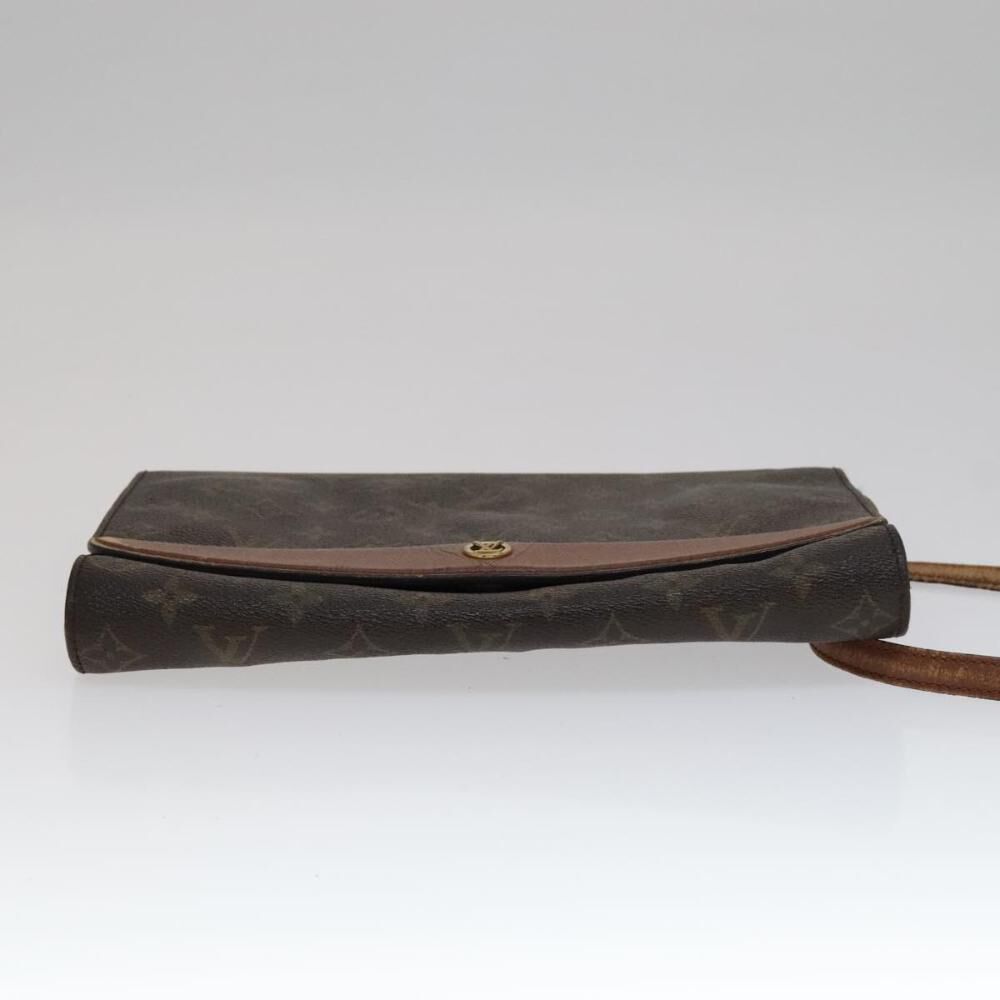 Louis Vuitton Shoulder Bags