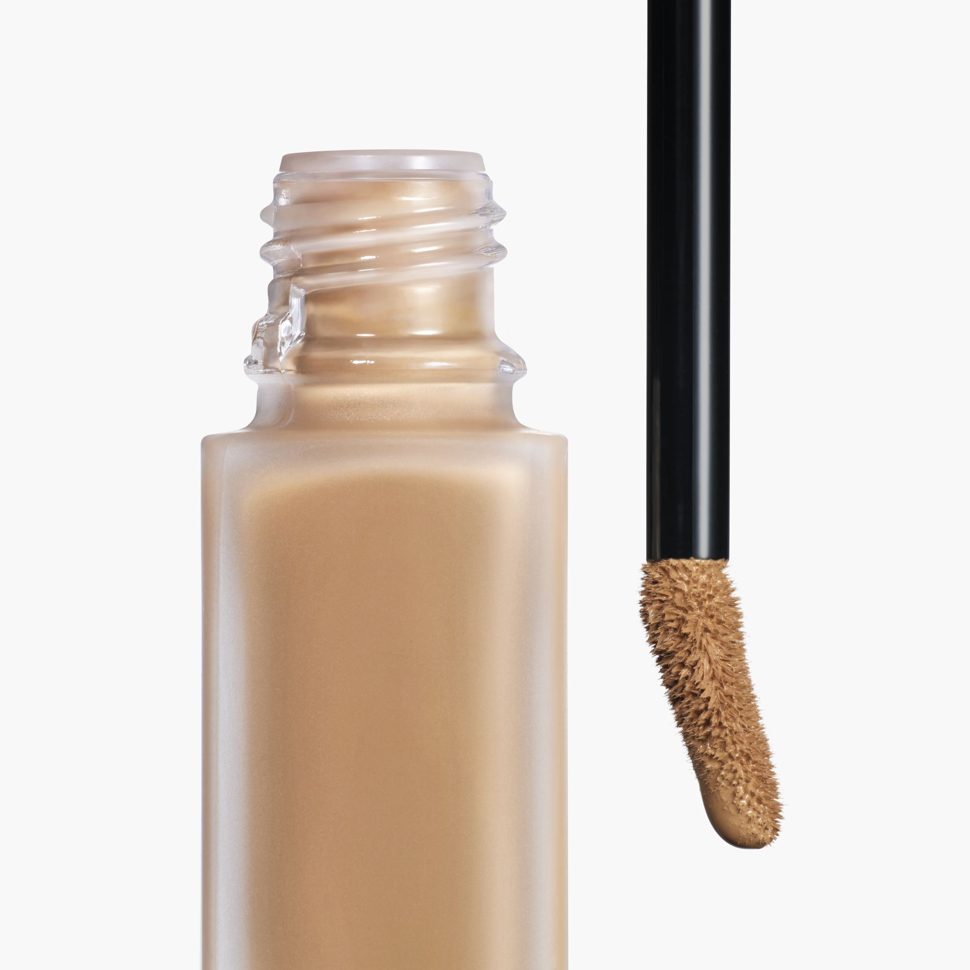 ULTRAWEAR  ALL-DAY COMFORT  FLAWLESS FINISH CONCEALER