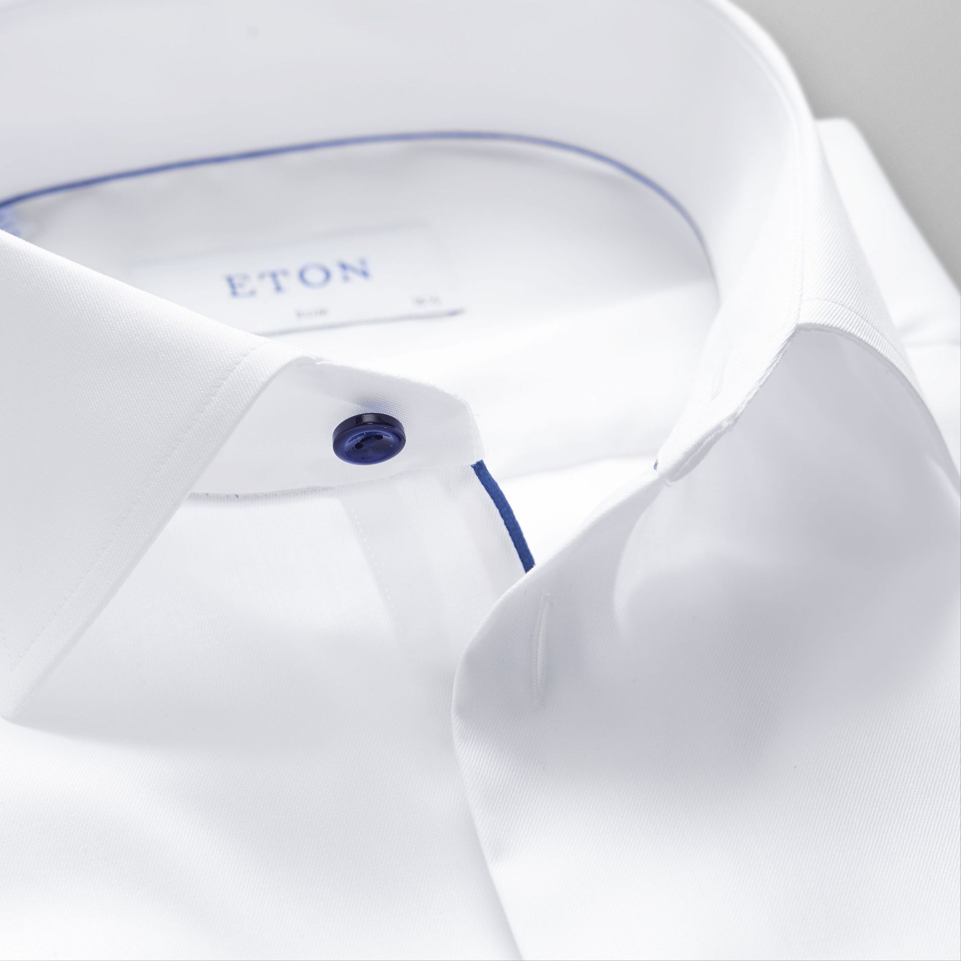 White Twill Shirt Dark Blue Details - Slim Fit