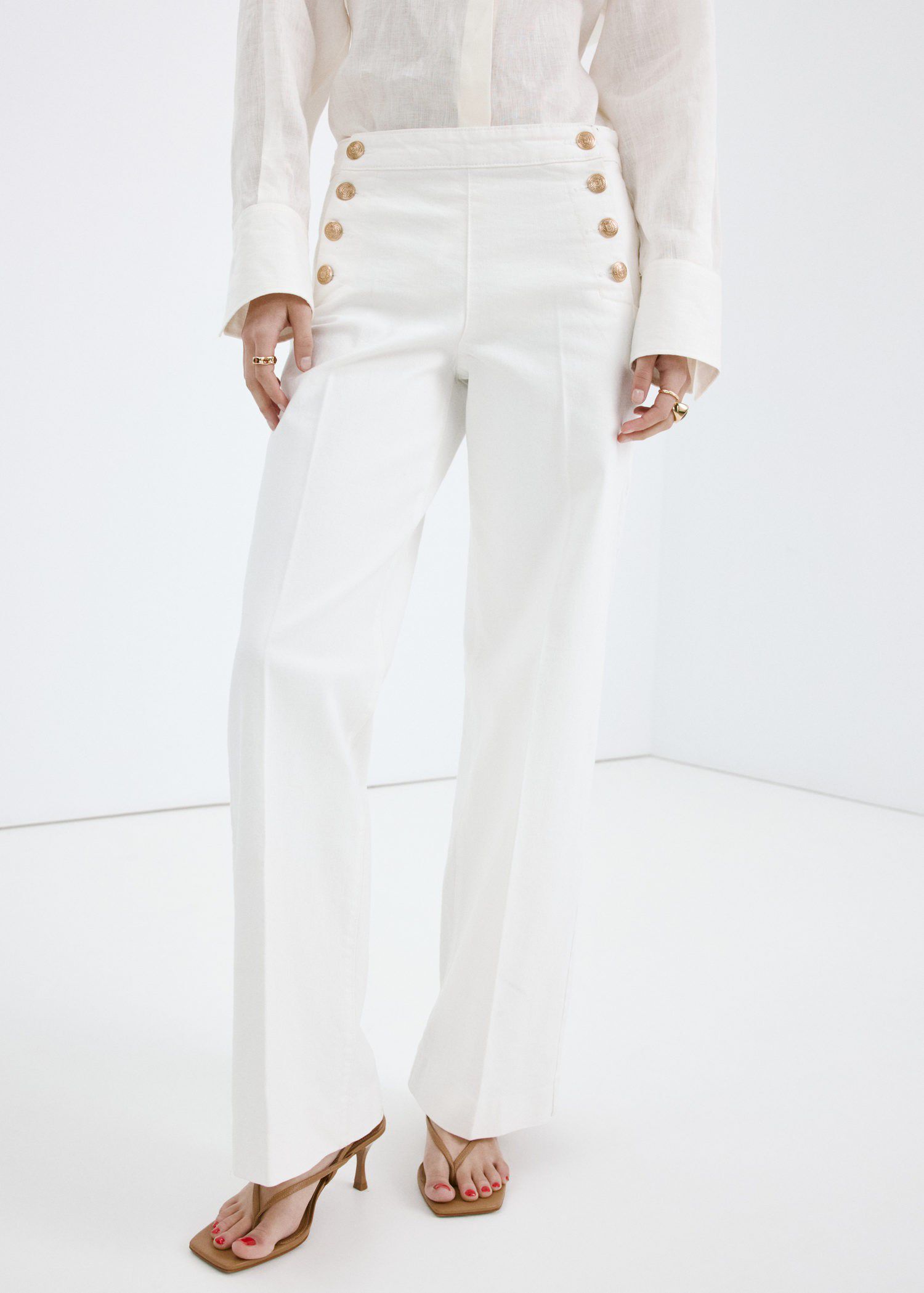 Wide-leg jeans with side buttons