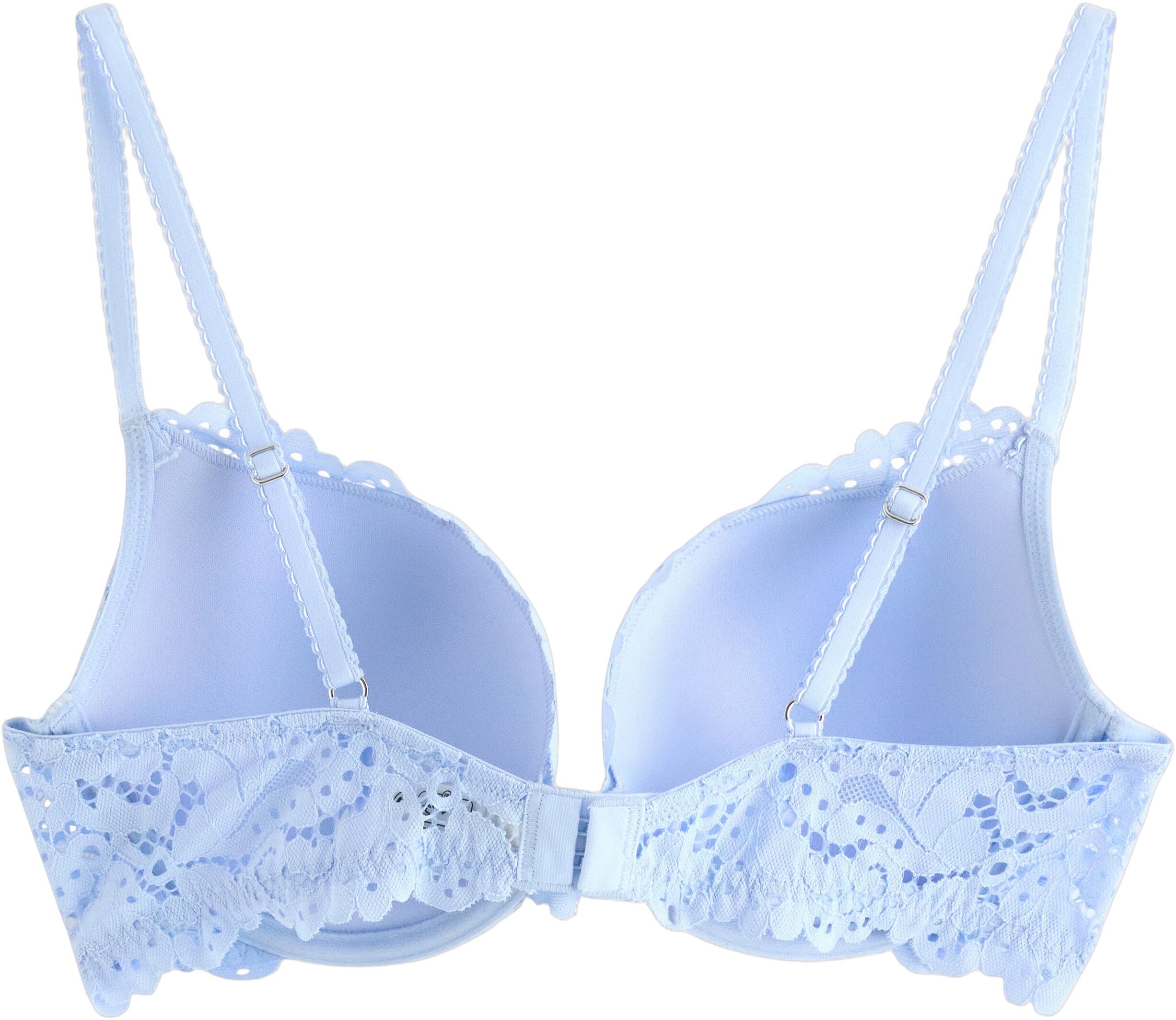 A push-up bra in lace.