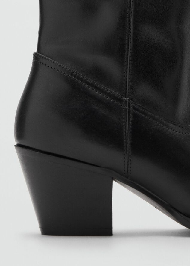 Heel leather boot