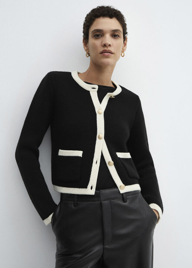 Knitted buttoned jacket