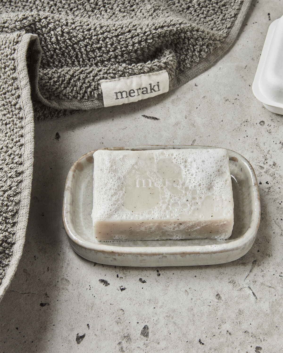 S&aelig;bebar, Sesame Scrub