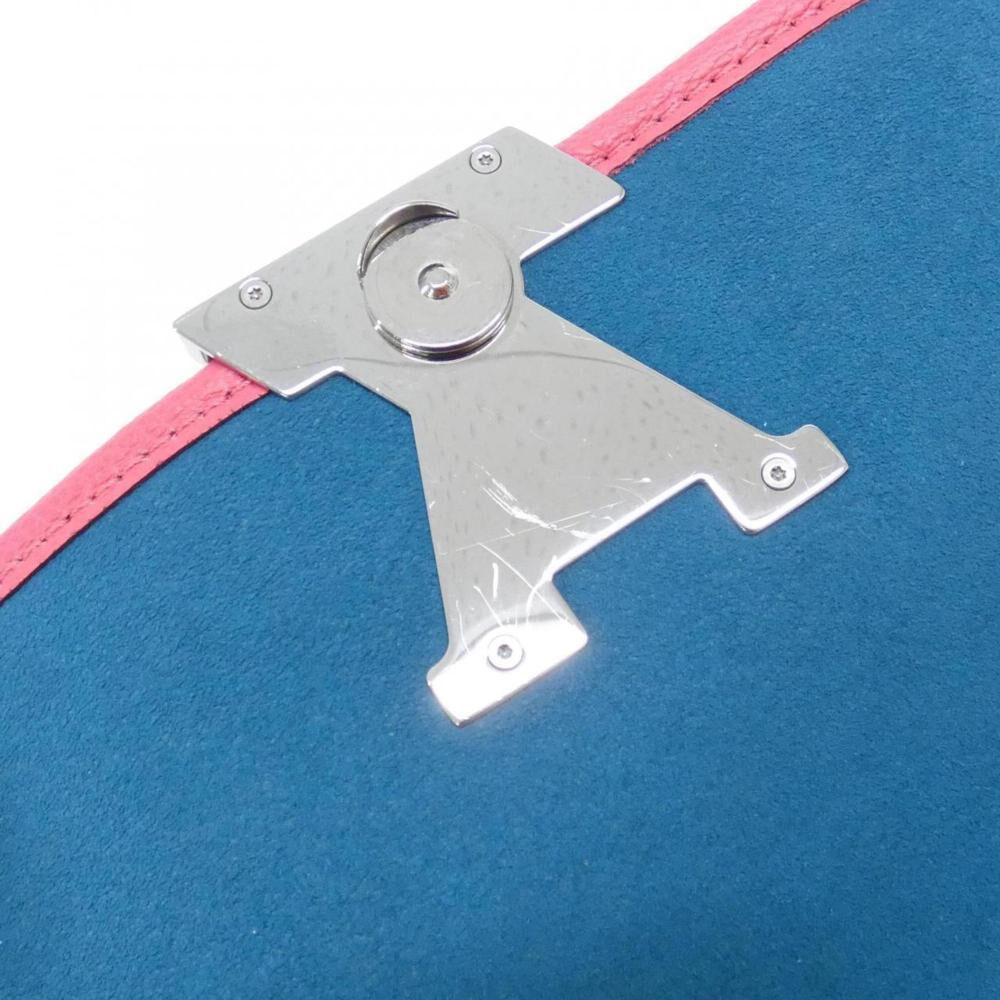 Louis Vuitton Shoulder Bags