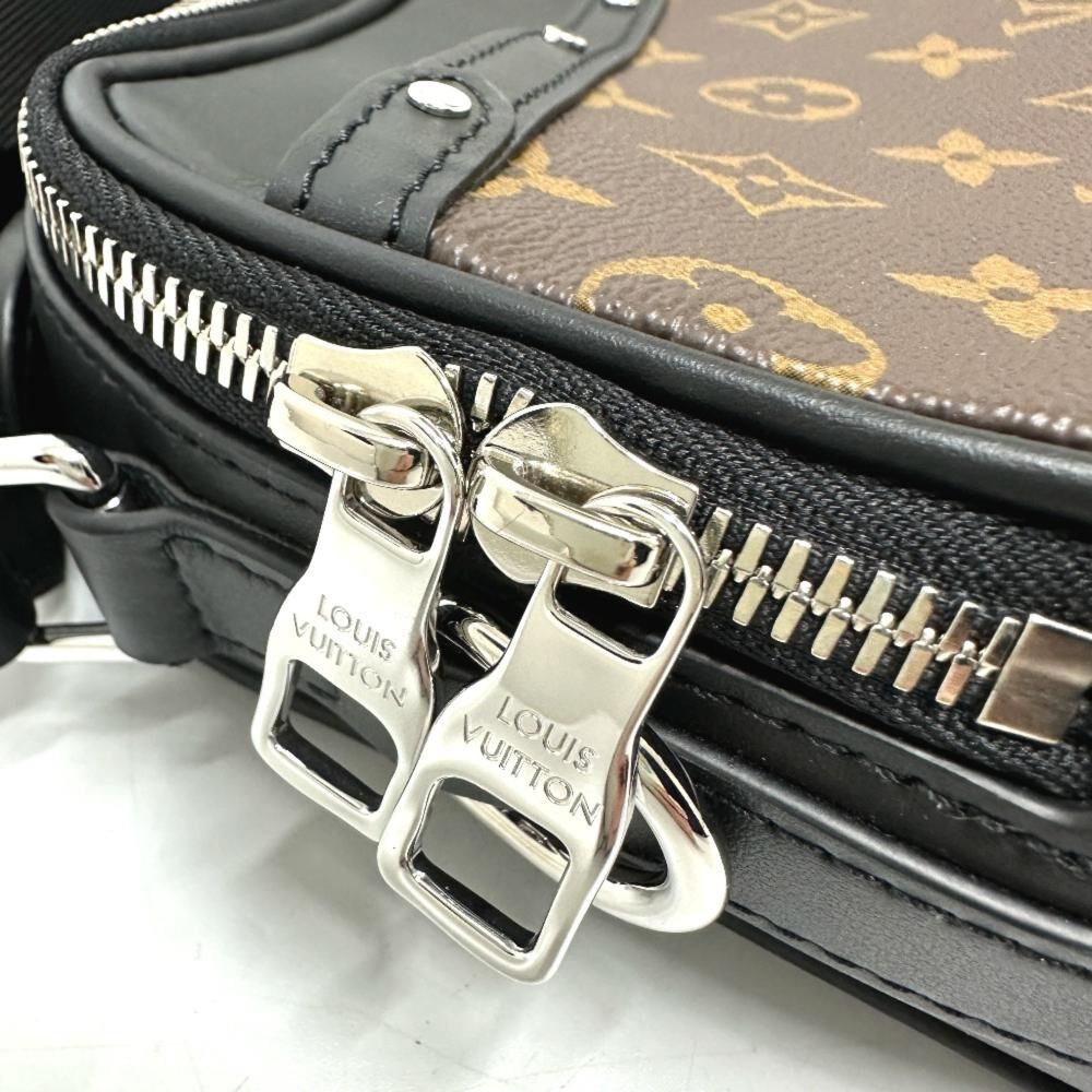 Louis Vuitton Shoulder Bags