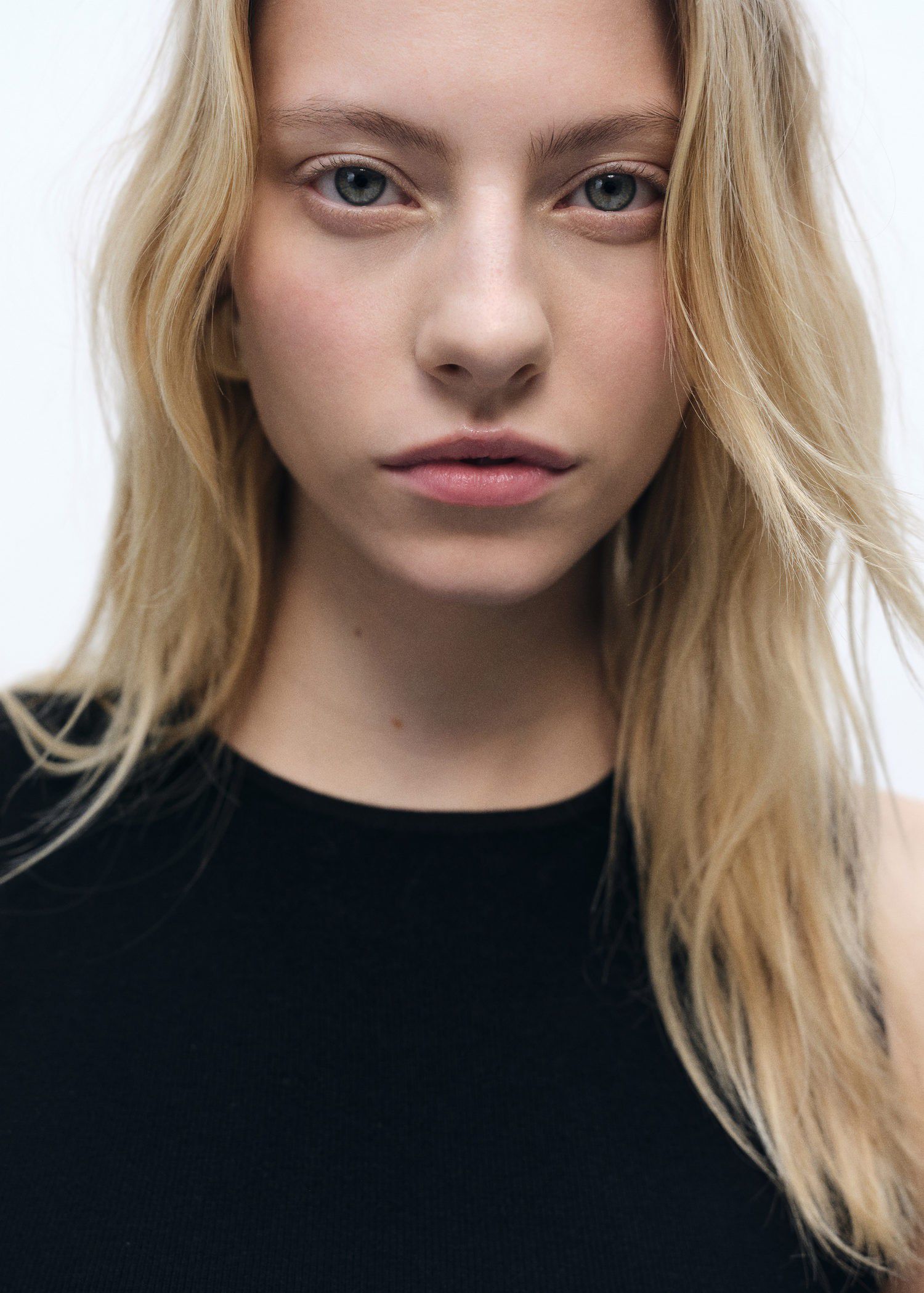 Sleeveless fitted knitted top