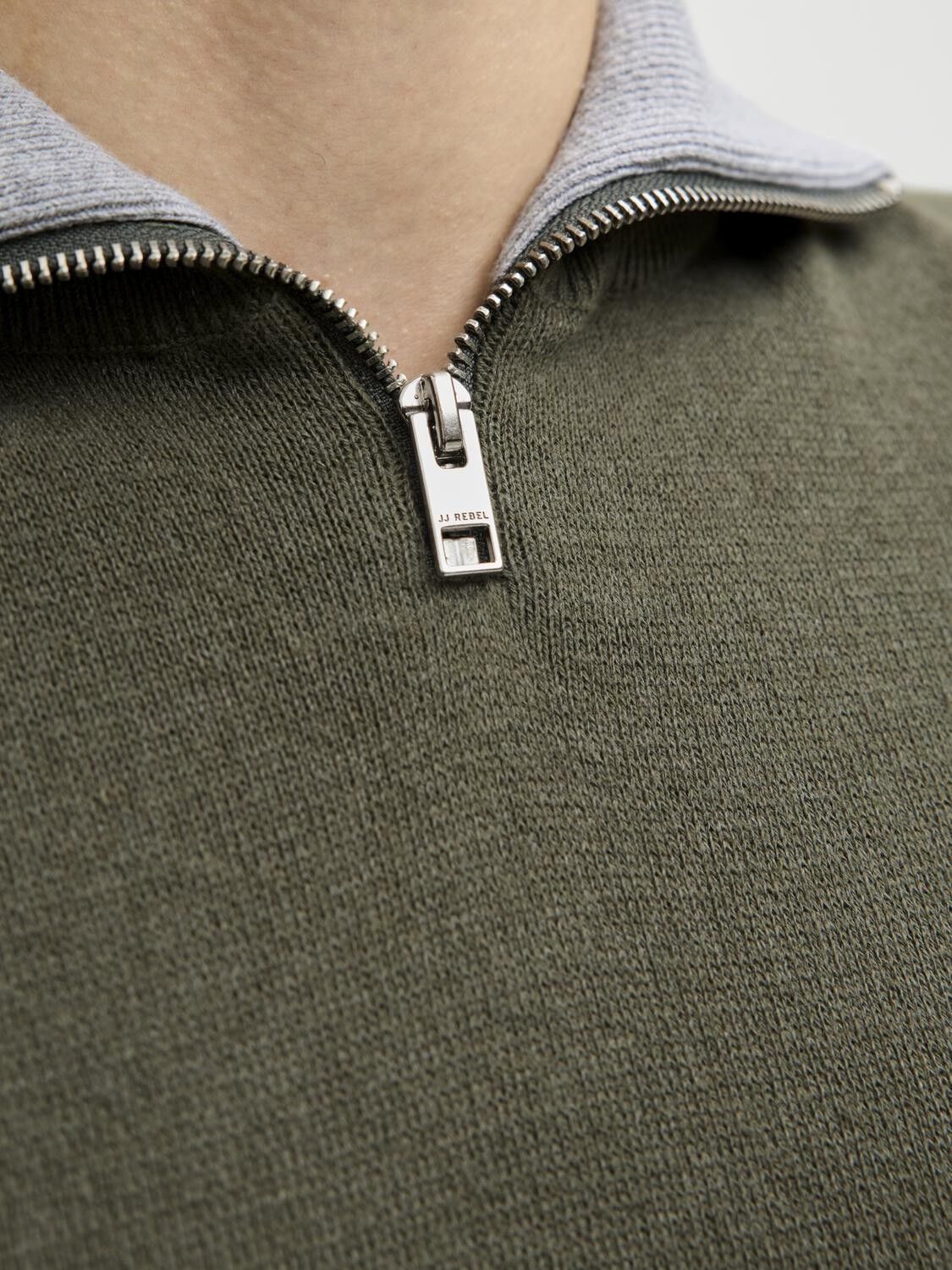 JREBBEATON KNIT HALF ZIP