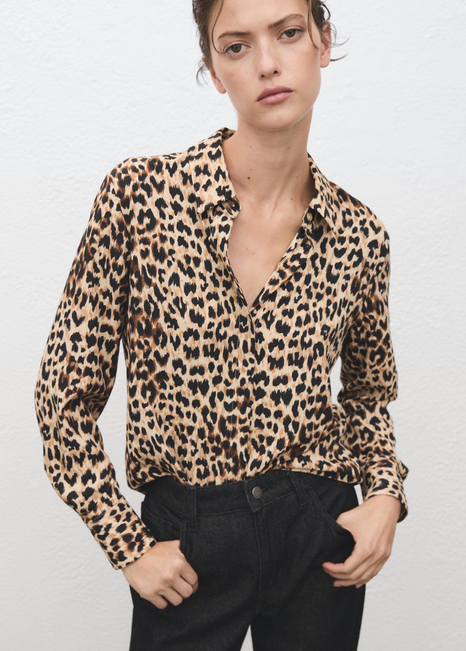 Fluid long-sleeved blouse