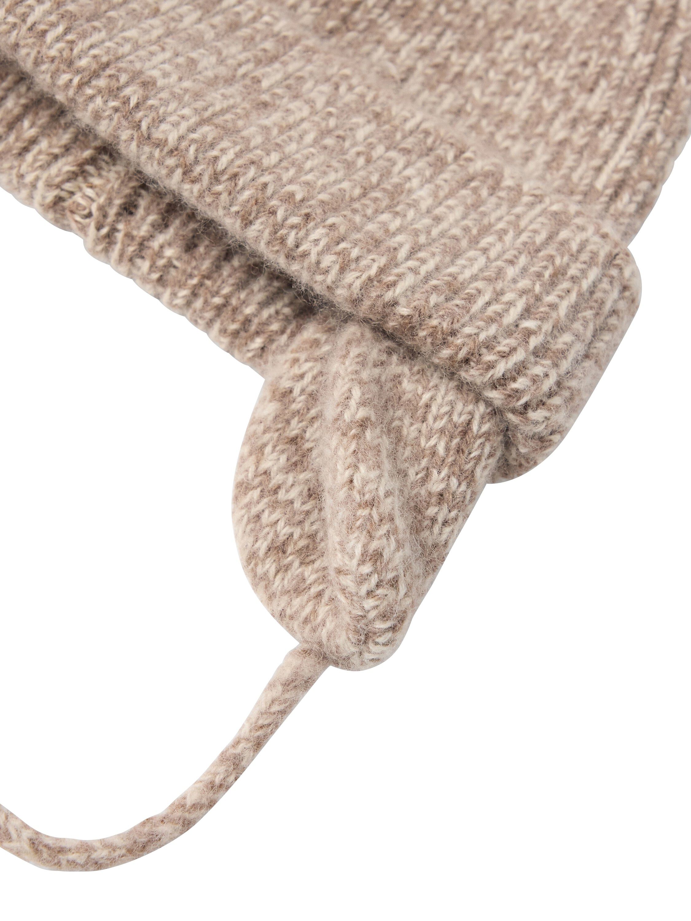 Cap knitted wool blend