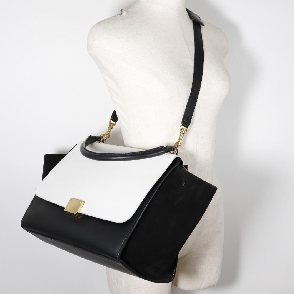 C&eacute;line Trapeze