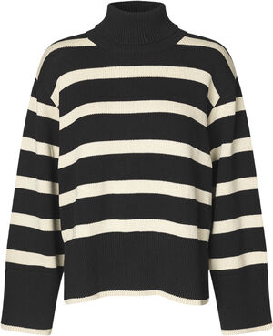 CorbinMD stripe t-neck