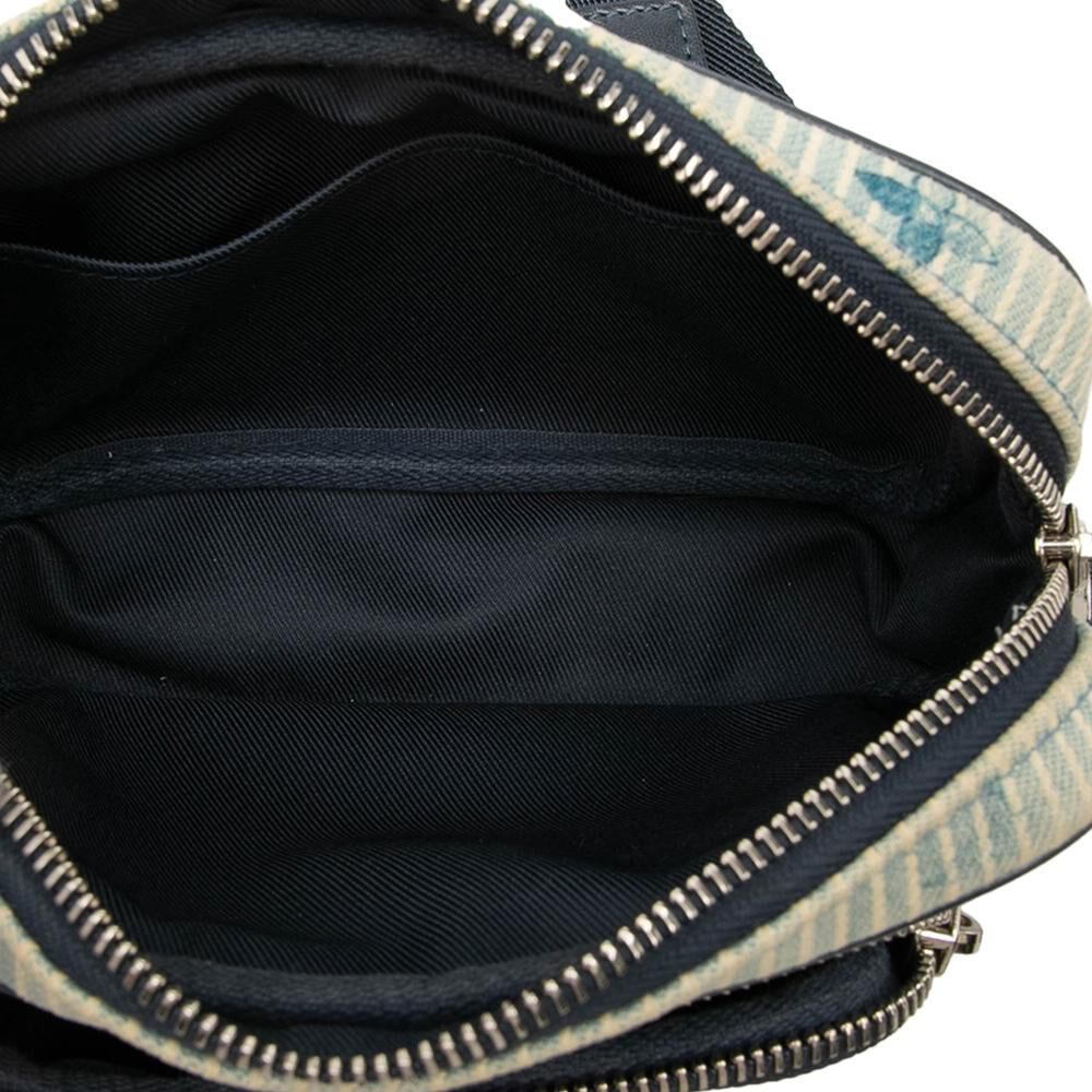 Louis Vuitton Pouch