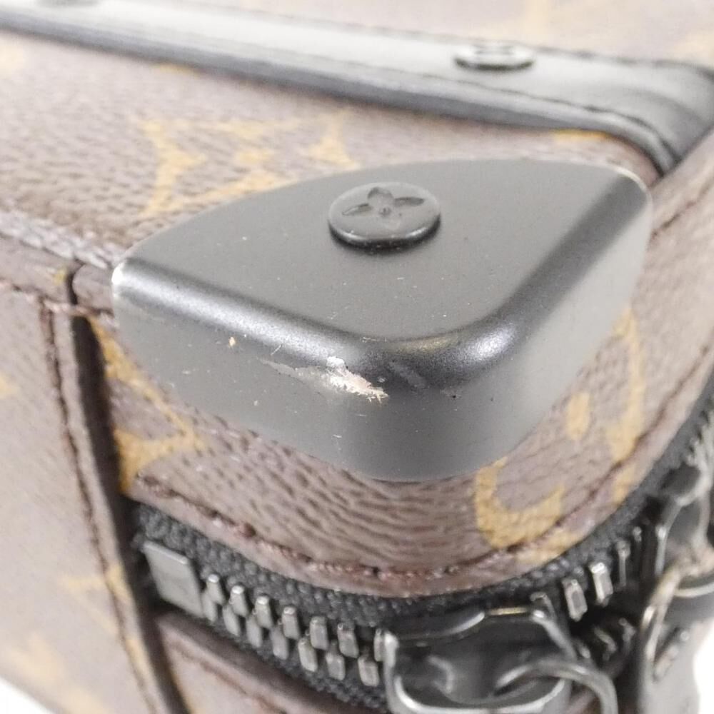 Louis Vuitton Shoulder Bags