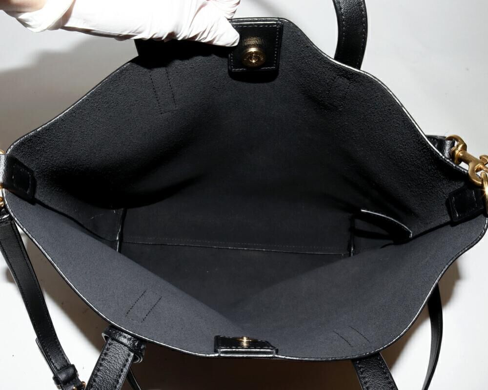 Yves Saint Laurent Shoulder Bag