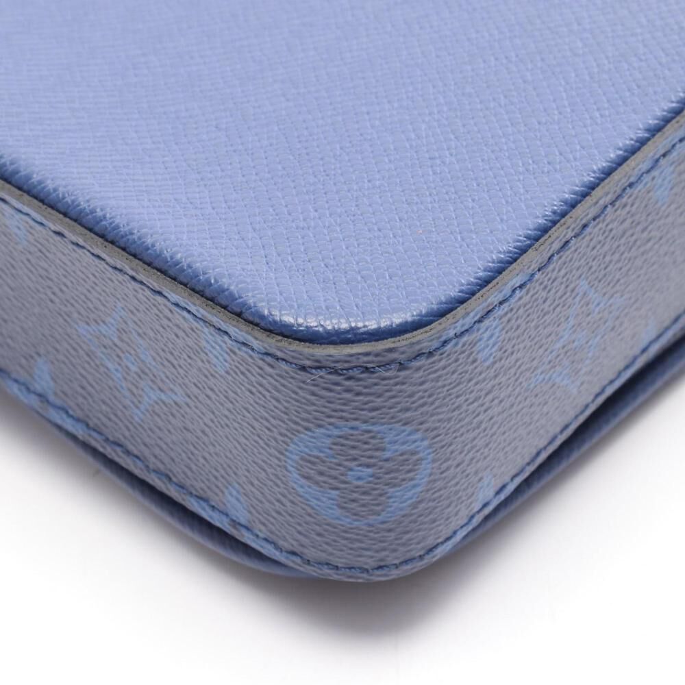 Louis Vuitton Clutch