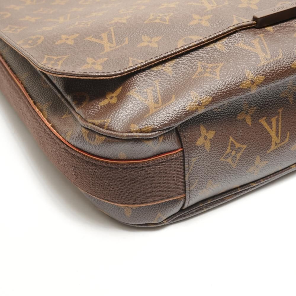 Louis Vuitton Messenger