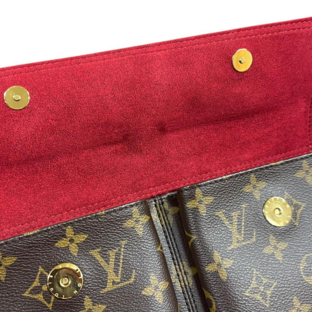 Louis Vuitton Shoulder Bags