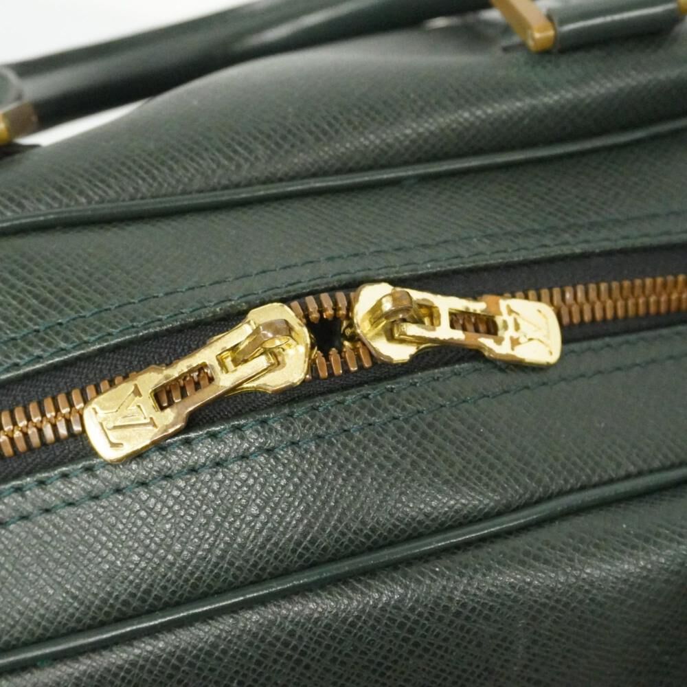 Louis Vuitton Taiga Kendall