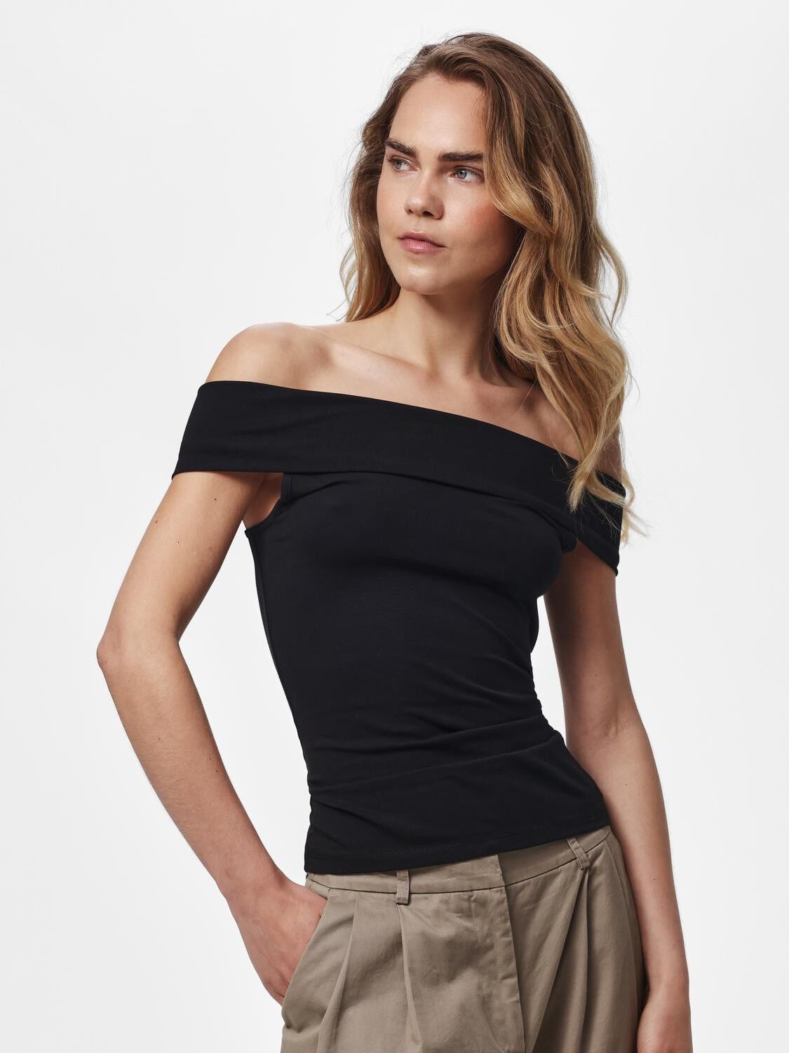 PCGEORGINA OFF SHOULDER TOP JRS D2D