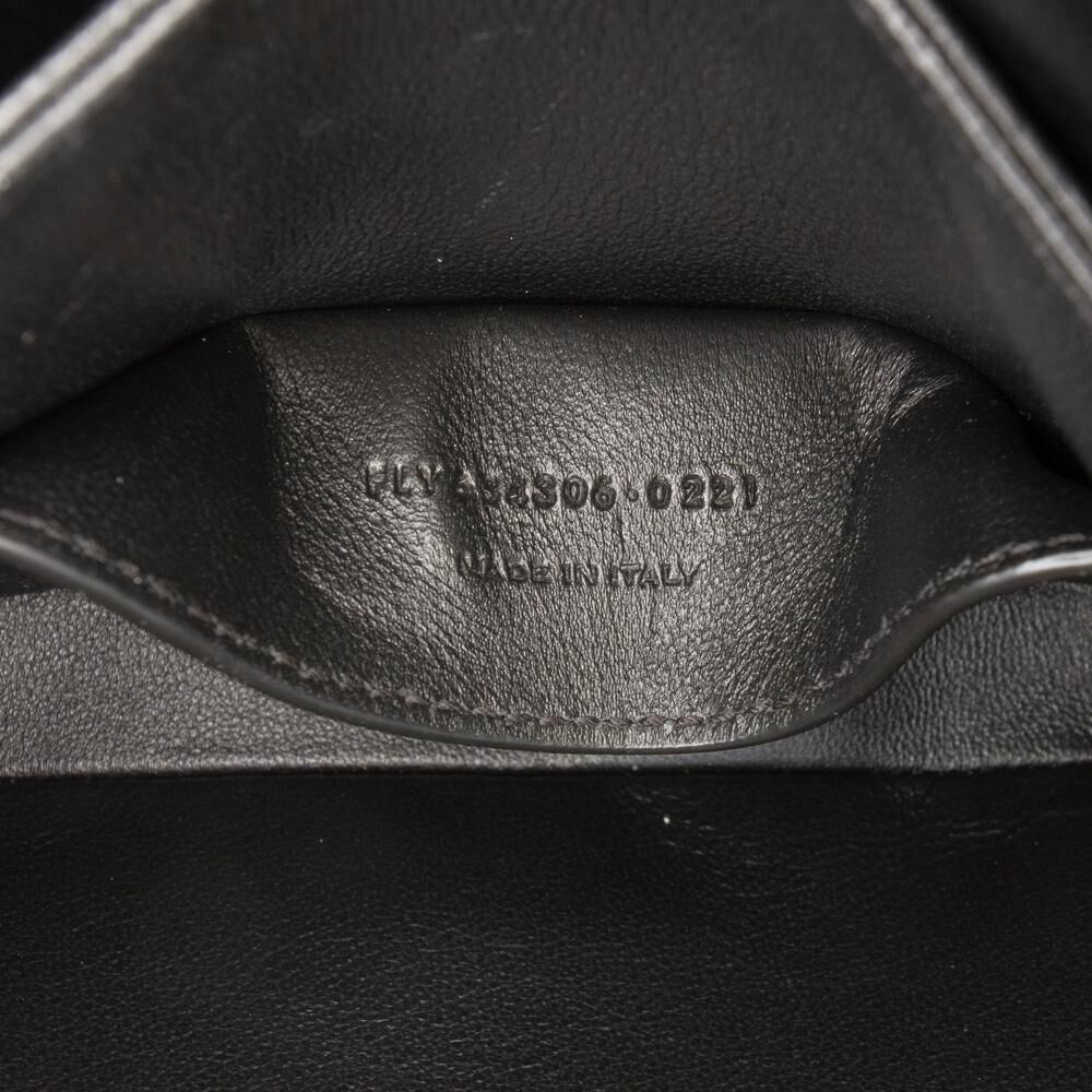 Yves Saint Laurent Shoulder Bag