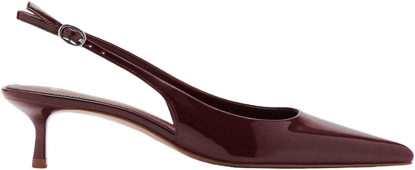 Kitten-heel patent leather shoes