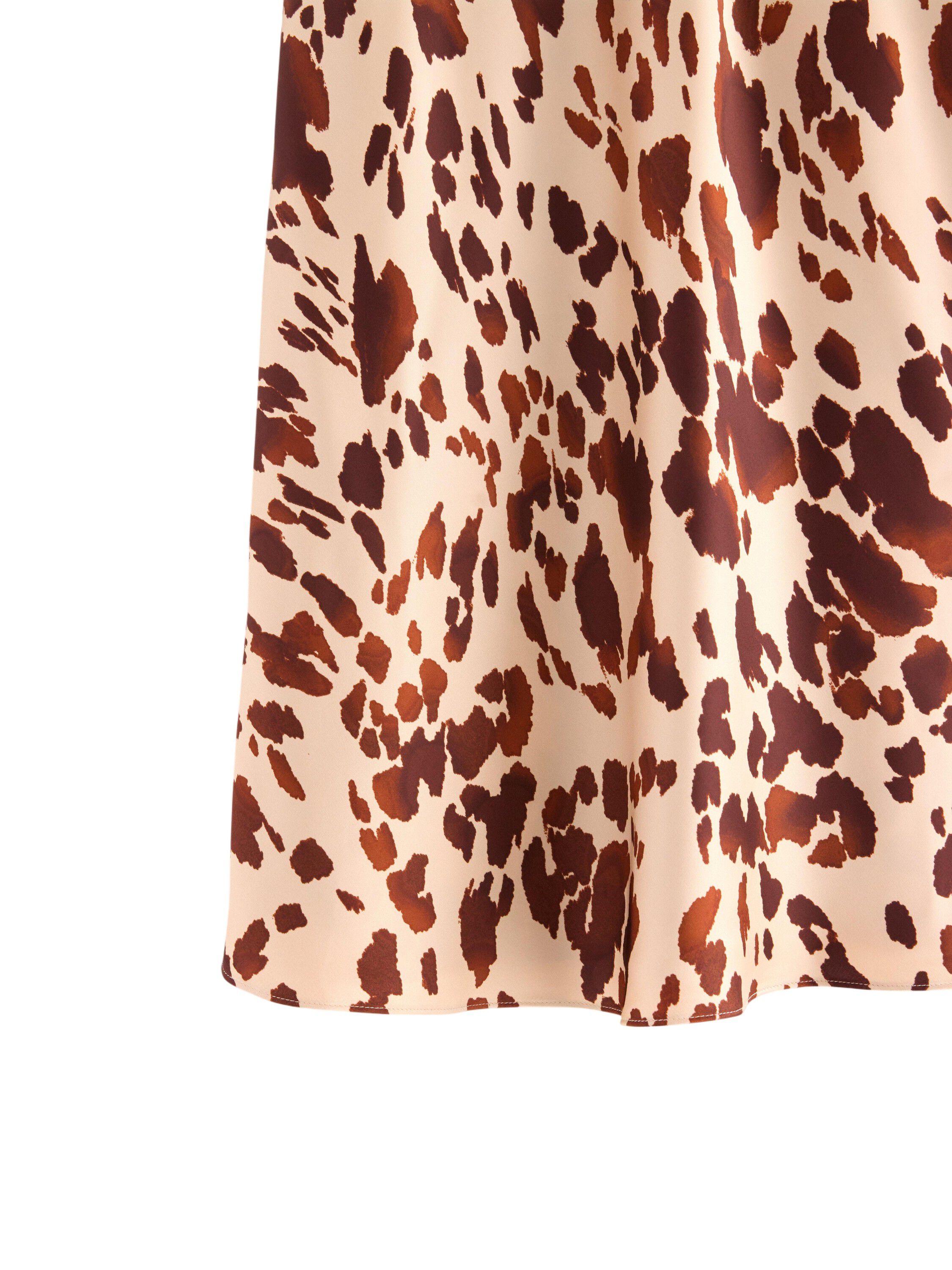 Sleek maxi skirt in satin with a co