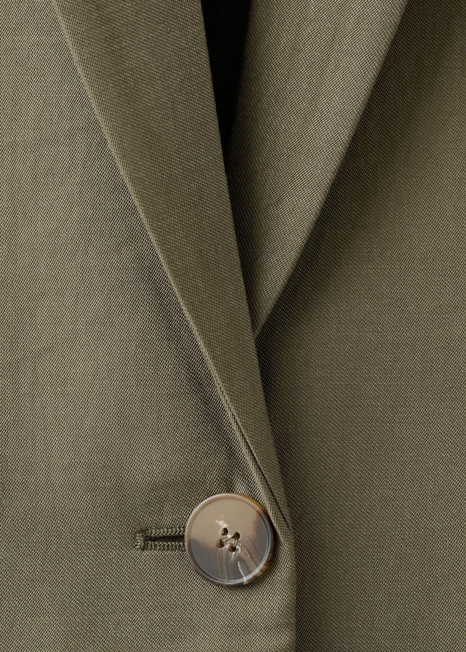 Straight suit jacket with lapel poc