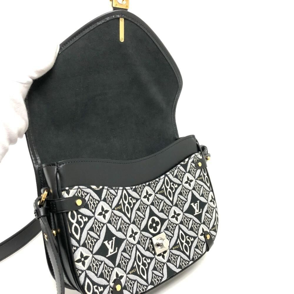 Louis Vuitton Saumur