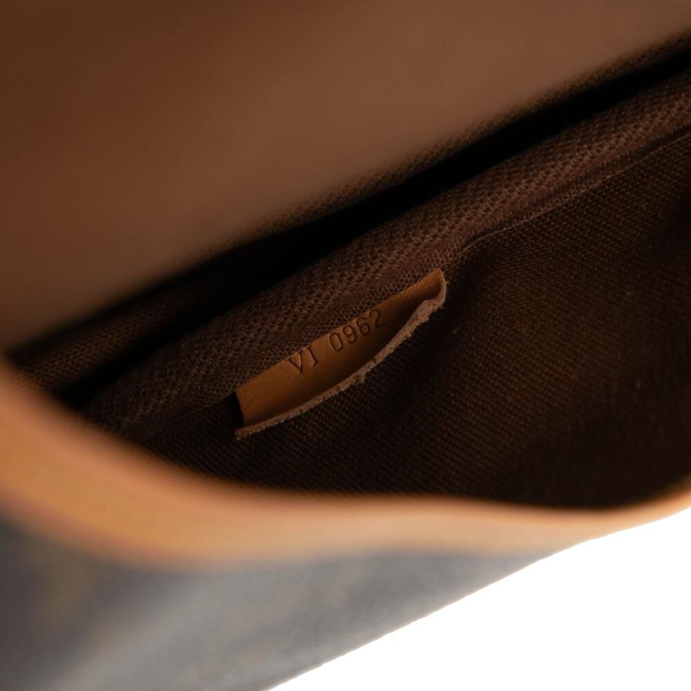 Louis Vuitton Saumur